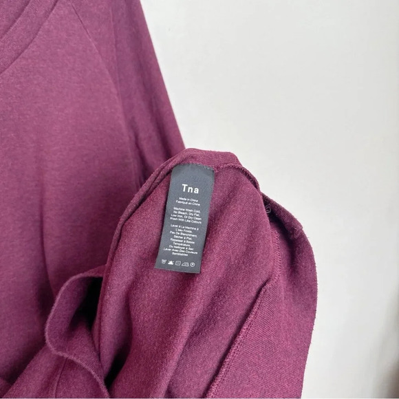 Aritzia Womens Small TNA Del Mar Tshirt  In Burgundy - Picture 10 of 14